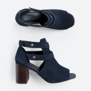 Riley Cut out Blue Suede shoes 6.5
